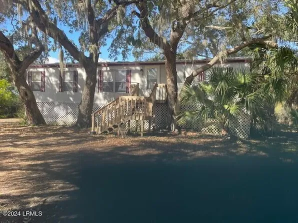 14 View Point Cir, Saint Helena Island, SC 29920