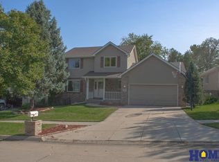 3231 Canyon Rd, Lincoln, NE 68516