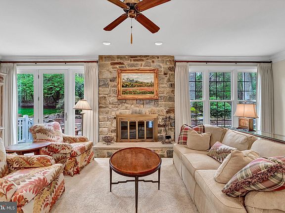 3rd image of 2022 Willow Branch Ct