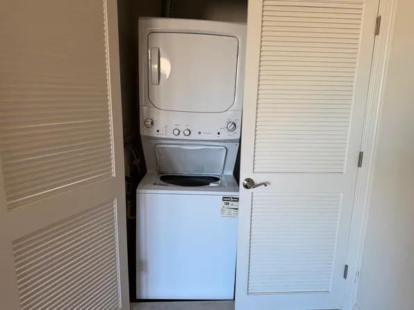 2001 Hudson Terrace image 18 of 24