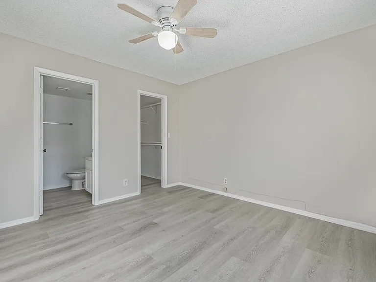 11002 N 15th Ave #4 — Photo 10