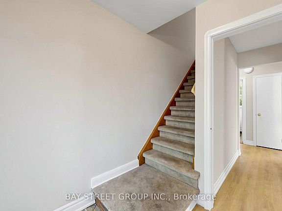 5th image of 26 Innismore Cres