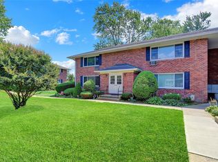 205 Edmunton Dr APT H17, North Babylon, NY 11703