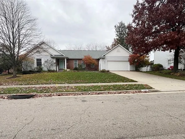 822 Sand Lot Cir, Louisville, OH 44641