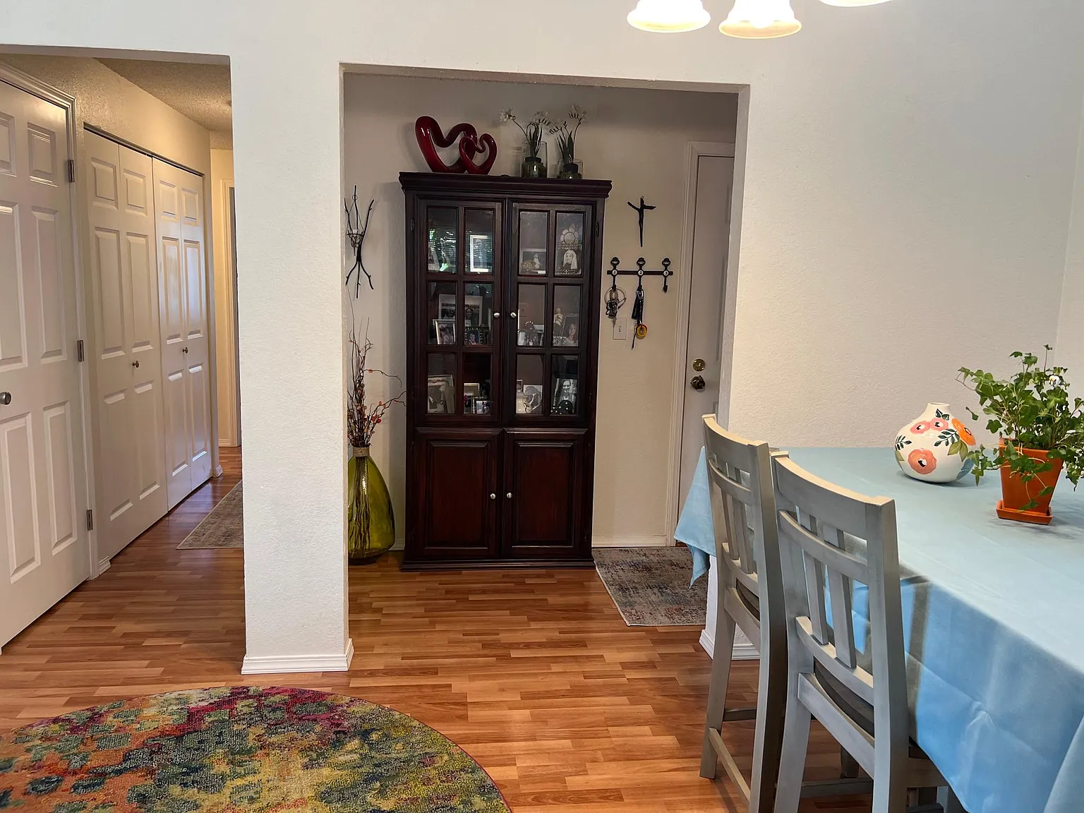 3 bed, 1380 sqft, $2,500 — Photo 3