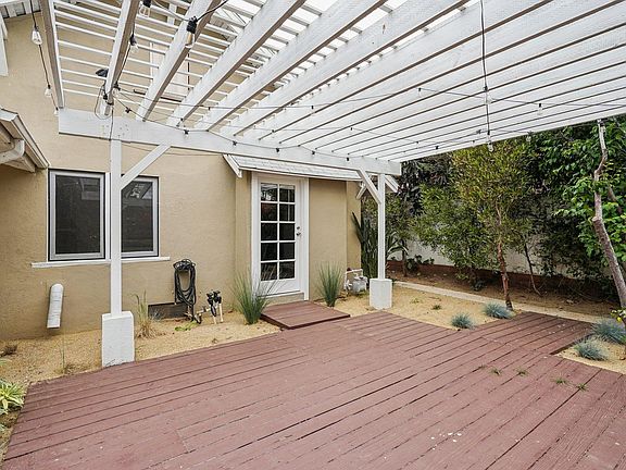 5th image of 1177 N Hoover St #1179
