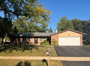 722 N Pinecrest Rd, Bolingbrook, IL 60440