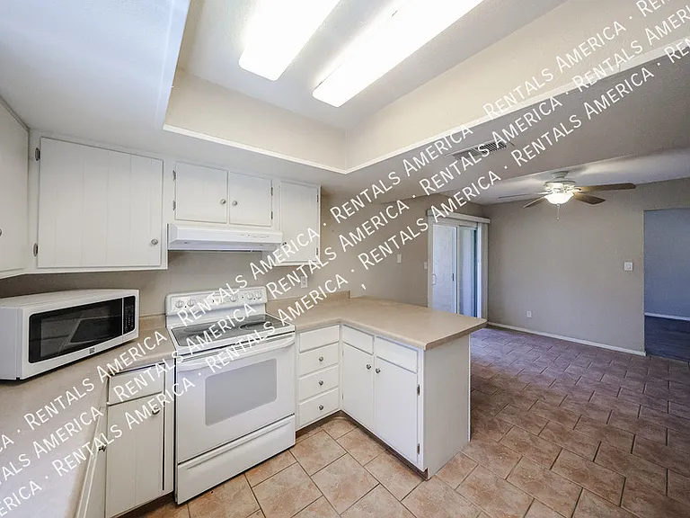 4555 W Continental Dr — Photo 16