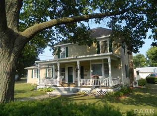 920 Warren St, Henry, IL 61537
