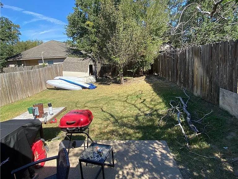2123 Hidden Hollow Cir #B — Photo 12
