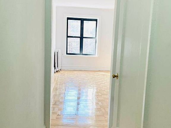 2nd image of 2390 Davidson Ave APT 2F