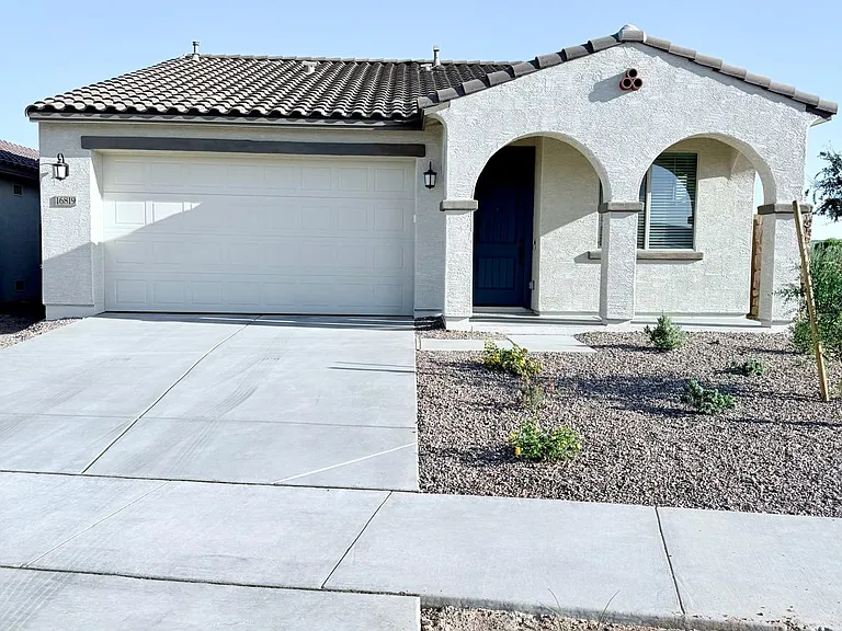 16819 W Jenan Rd — Photo 1