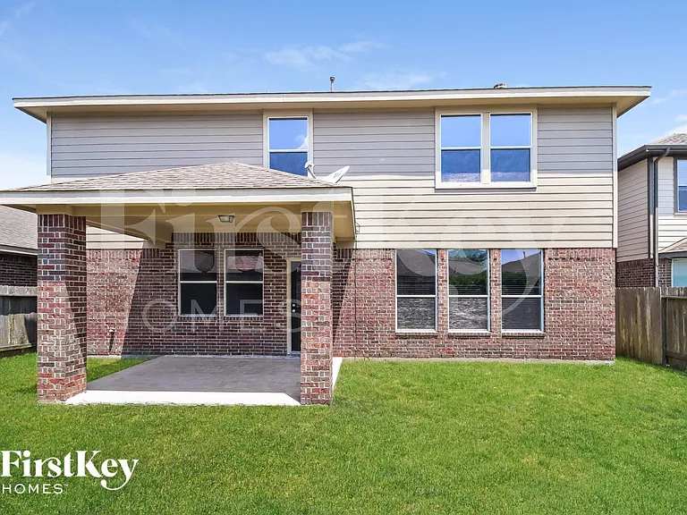 4485 Costa Brava Park — Photo 15