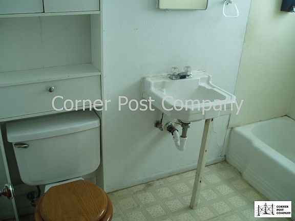 4th image of 440 Alcazar St SE APT A