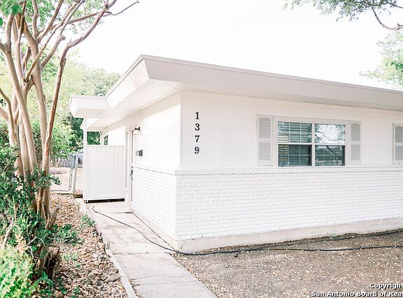 5th image of 1379 Oblate Dr