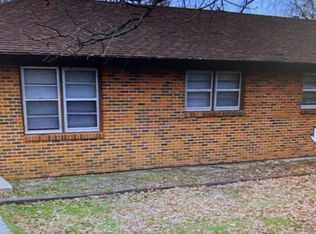 1904 N Creasy Springs Rd #B, Columbia, MO 65202