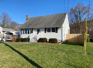 29 Heath Rd, Fishkill, NY 12524