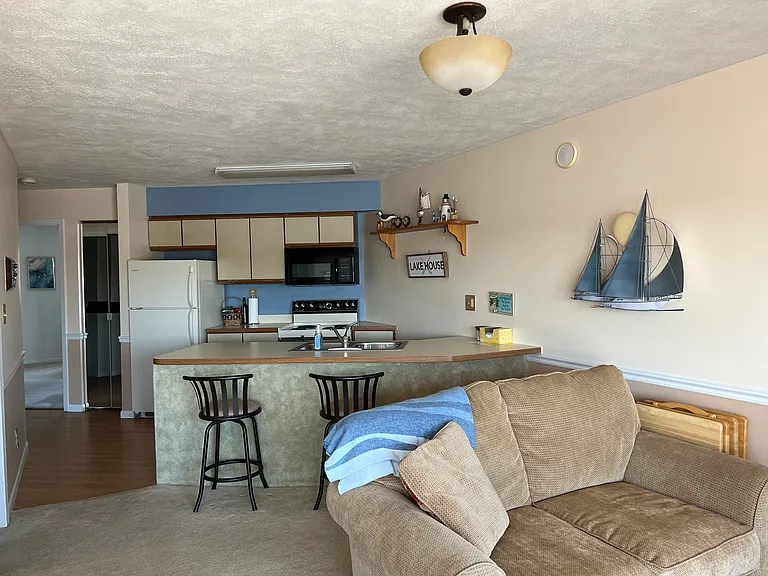 513 W Lakeshore Dr — Photo 12