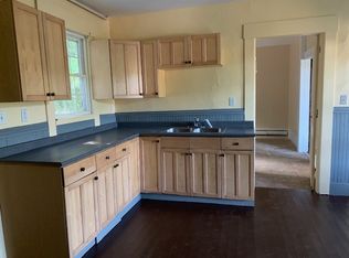 22 Mineral St APT 2, Springfield, VT 05156