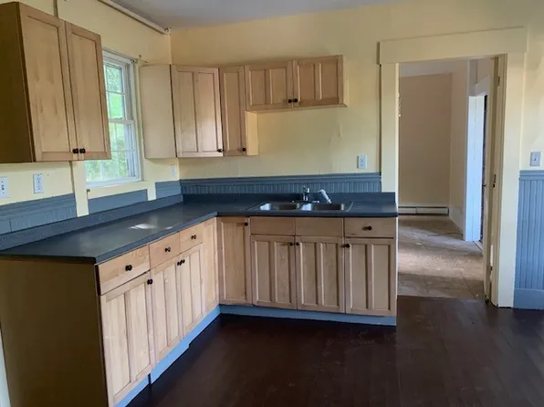 22 Mineral St, 22 Mineral St APT 2, Springfield, VT 05156