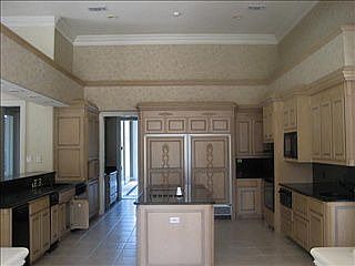 3rd image of 8465 Meadowbrook Dr