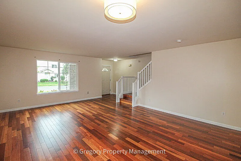 3 bed, 2.5 bath, $3,300 — Photo 3