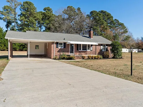 450 Dogwood Dr, Greenwood, SC 29646