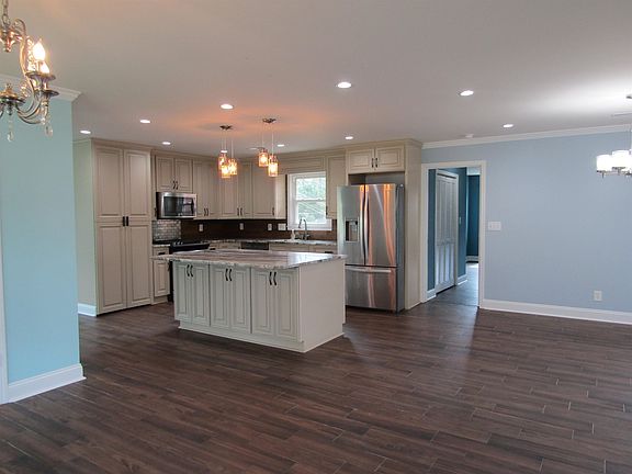 3rd image of 246 Woodmont Dr