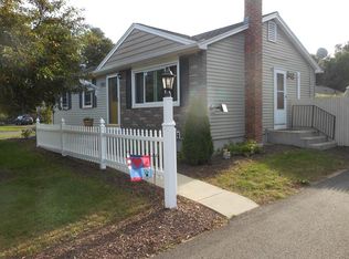 17 Peloquin Dr, Easthampton, MA 01027