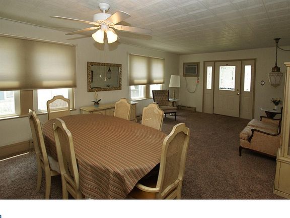 5th image of 221 Cricket Ave