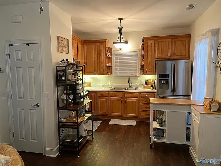 147 Greenlawn Dr NE — Photo 6