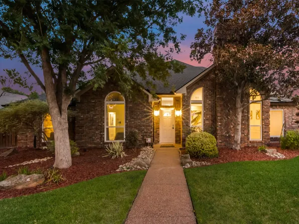 2706 Brookshire Dr, Carrollton, TX 75007