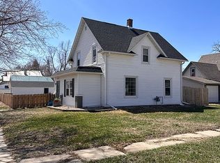 432 1st St, Meadow Grove, NE 68752