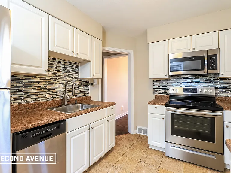 3563 Middleboro Rd — Photo 5