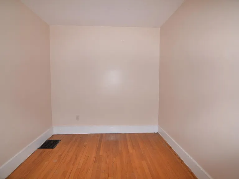 12 Wentworth St #1 — Photo 6