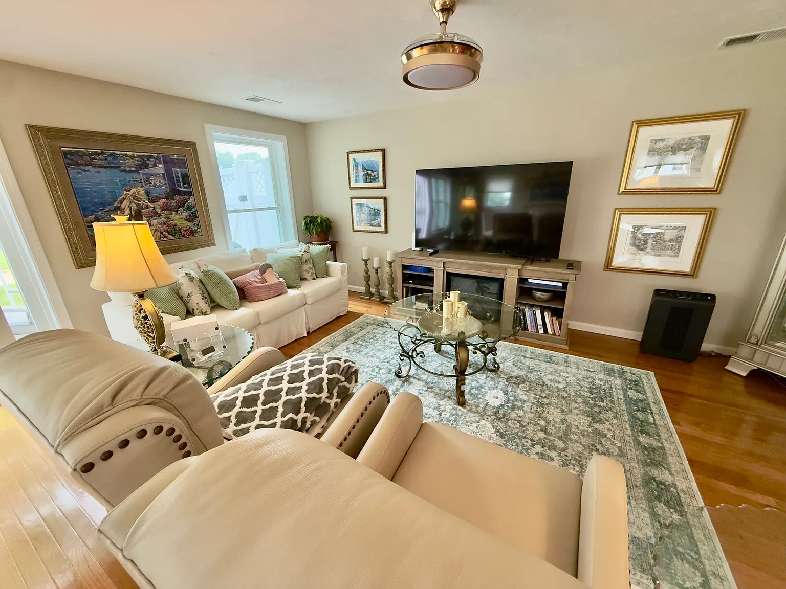 2 bed, 2.5 bath, 1420 sqft, $4,000 — Photo 3