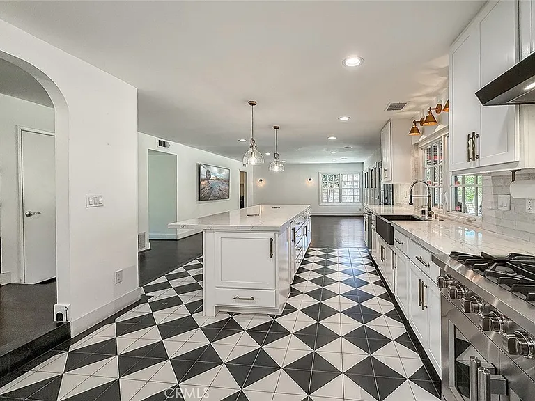 3301 Blue Ridge Ct — Photo 21