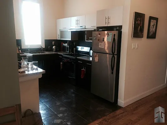 Rented by Skyline Group Real Estate | media 14