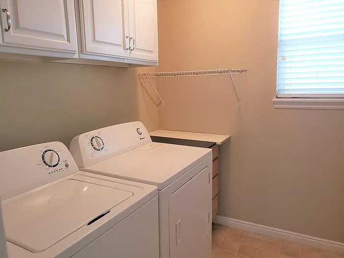 1609 W Wynview Ln — Photo 9