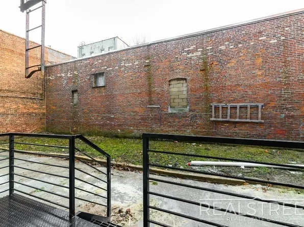 1362 Saint John's Place image 15 of 15