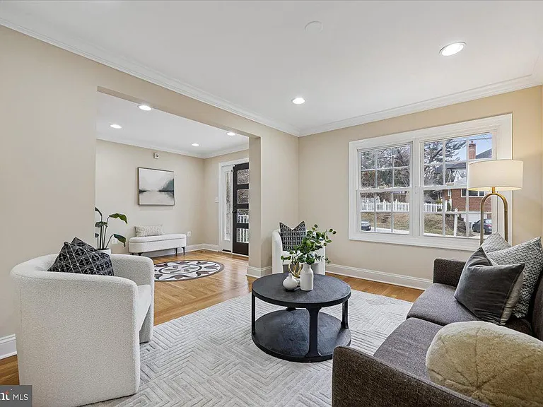 4902 Derussey Pkwy — Photo 5