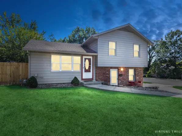 8617 W 92nd St, Overland Park, KS 66212