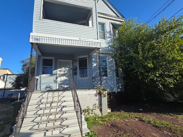 216 Oakwood Ave FLOOR 1