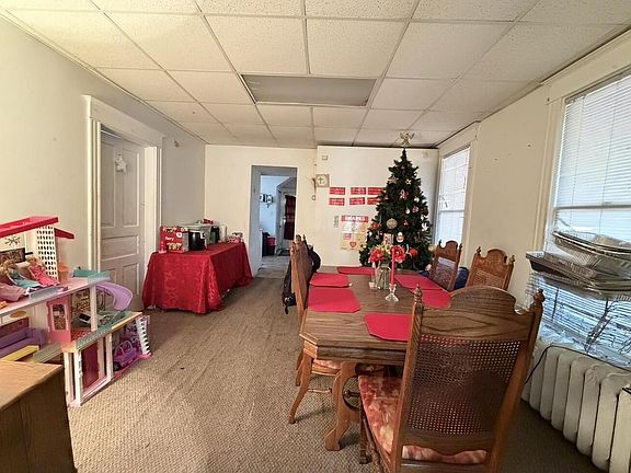 3rd image of 1503 Chatham STREET