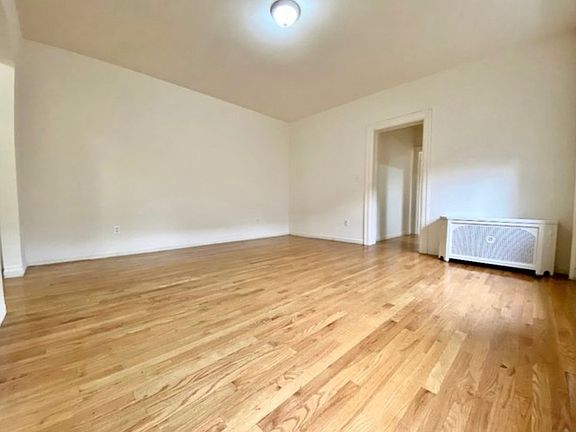 2nd image of 36-20 Parsons Blvd Unit 2G