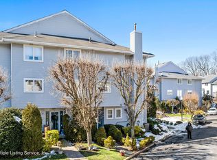 15 Flagship Cir, Staten Island, NY 10309