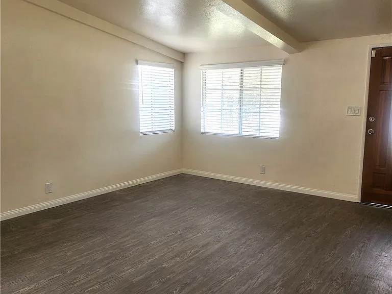 20340 Sherman Way — Photo 7