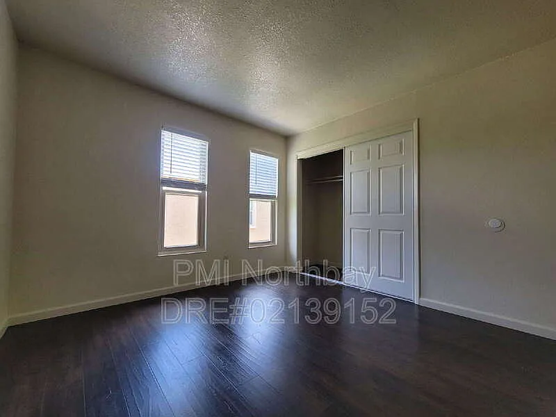 2 bed, 1.0 bath, 1100 sqft, $1,795 — Photo 3