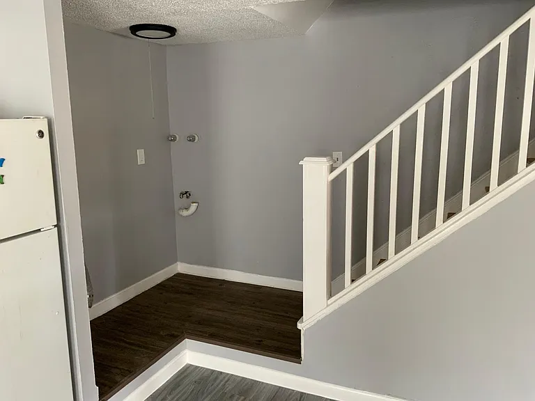 333 Mill Rock Rd #333 — Photo 5