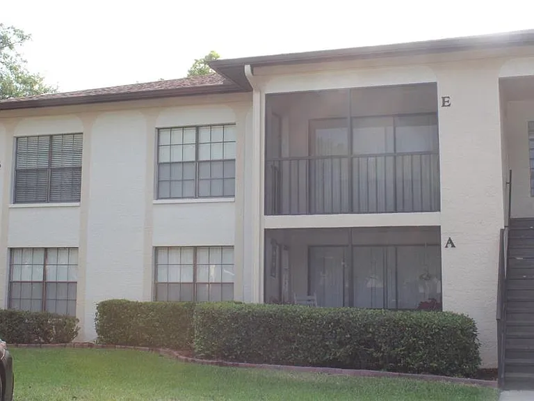 3345 Crystal Ct E #E — Photo 1